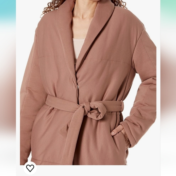 Amazon Essentials Organic Cotton Women's Relaxed-Fit Cotton Padded Home Coat - Picture 3 of 7